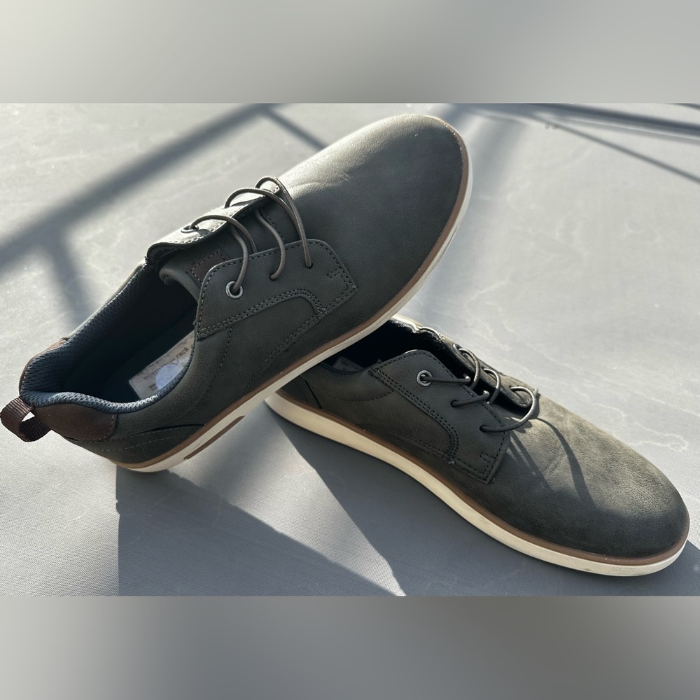 Sleek Charcoal Men's Oxford Shoes